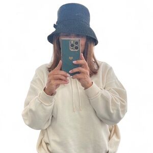 Evelyn Varon Exclusive Vintage Black Pleated Cloche Rain Hat Size 22